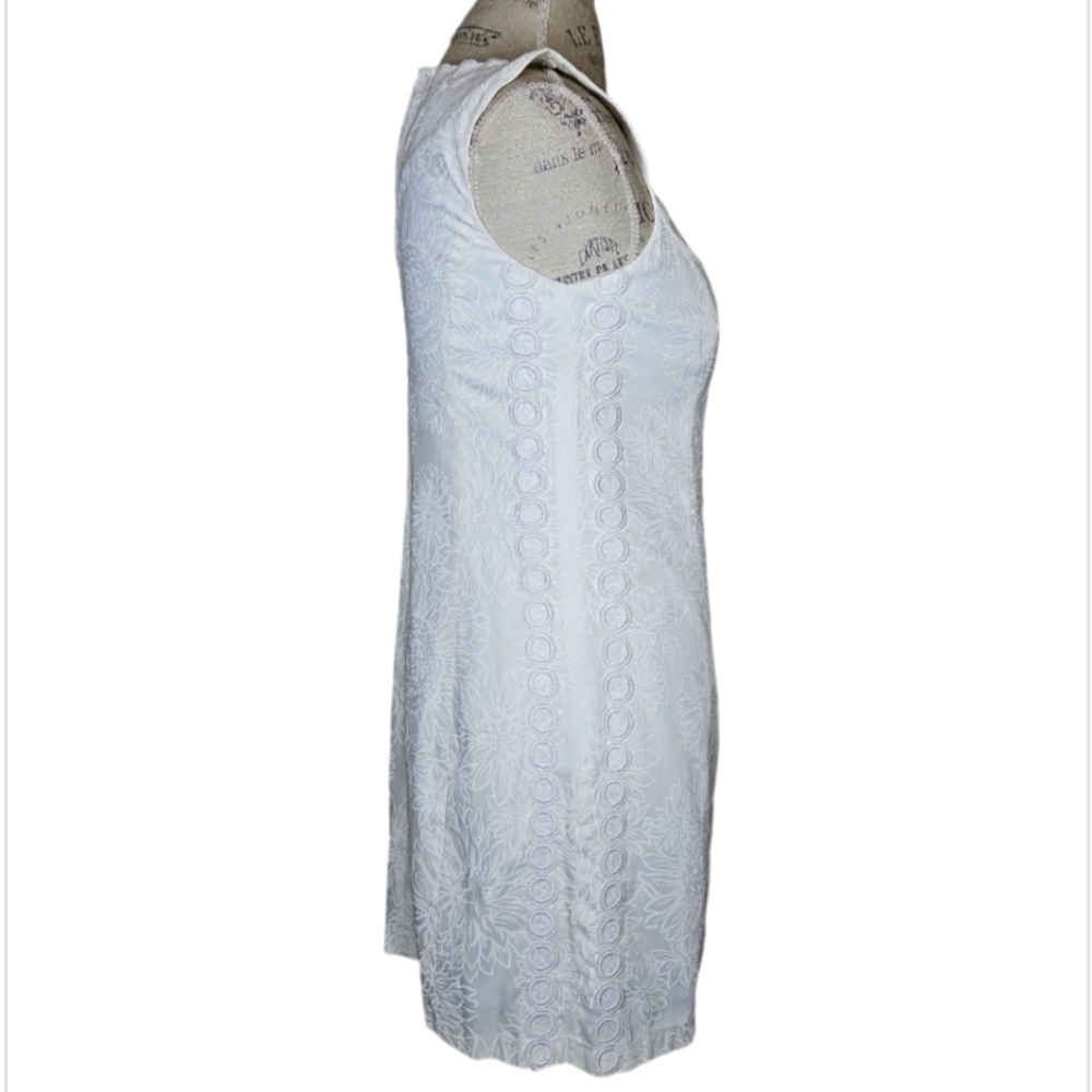 Lilly Pulitzer White on White Screen Printed Shift Dress Size 6 - Picture 3 of 9
